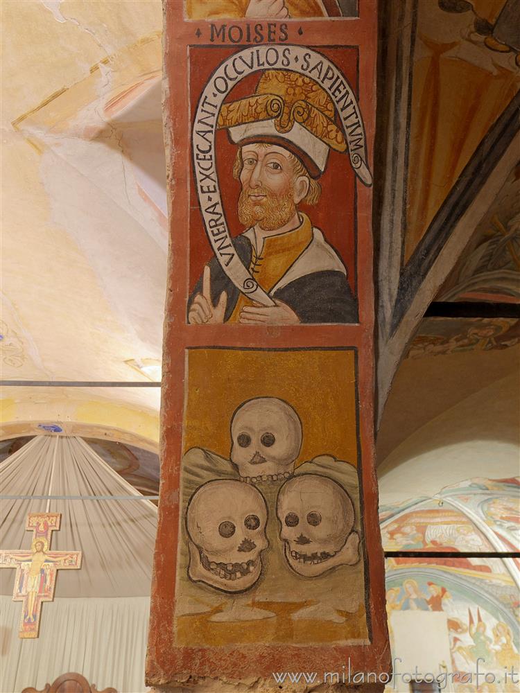 Cossato (Biella) - Affreschi su una colonna della Chiesa di San Pietro